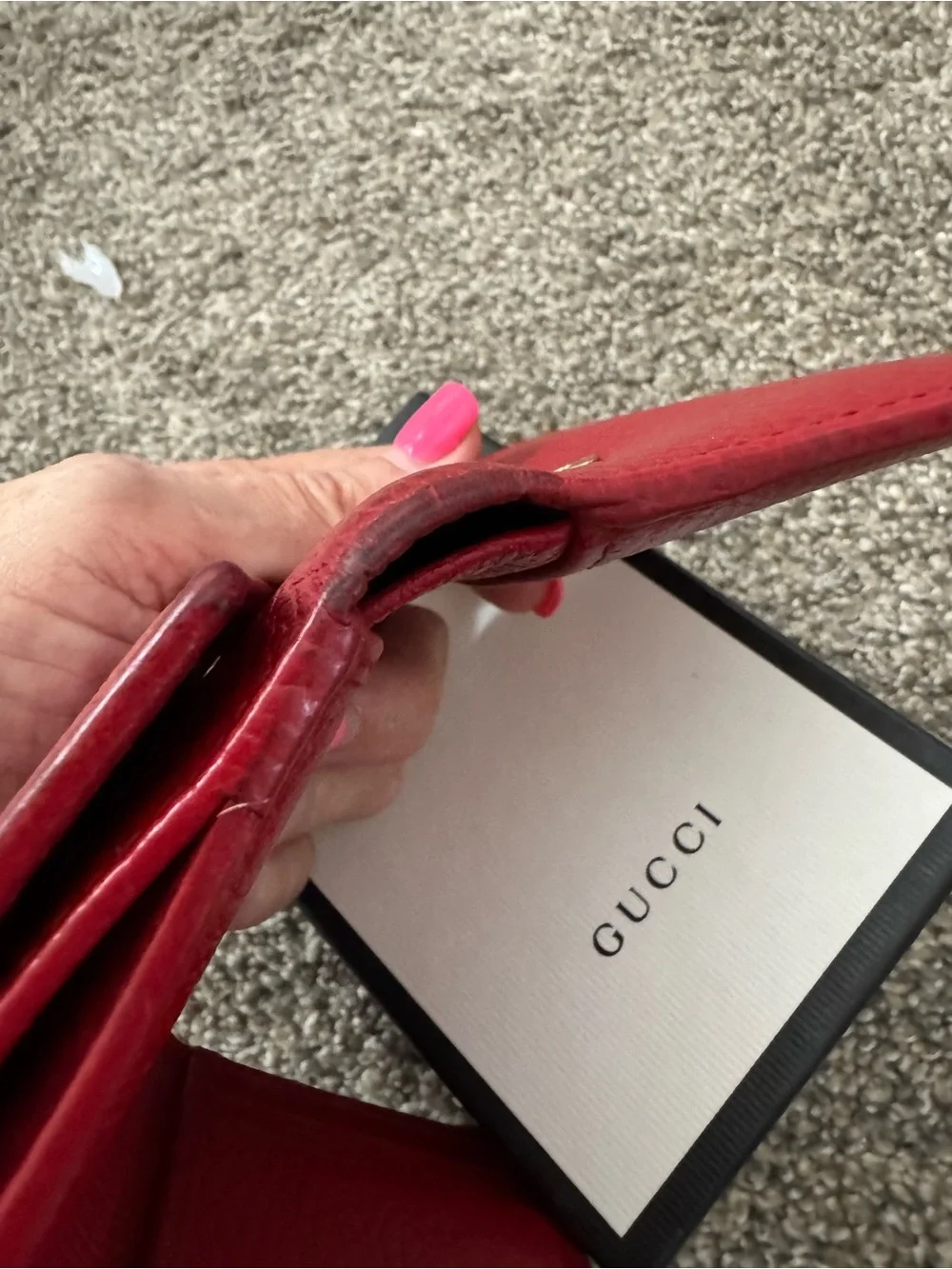 Gucci Red Pebbled Leather Fold Wallet with Gold Double G - Picture 8 of 9